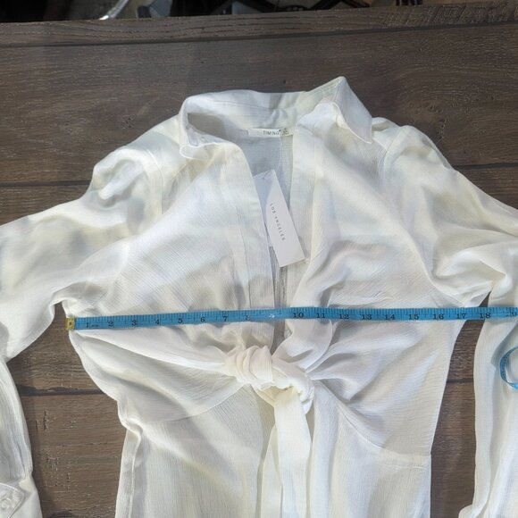 NWT Timing Size Small White Blouse - Picture 11 of 16